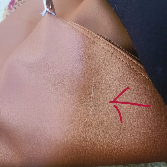 Benoss Milan Overnight Bag - Picture 12 of 12